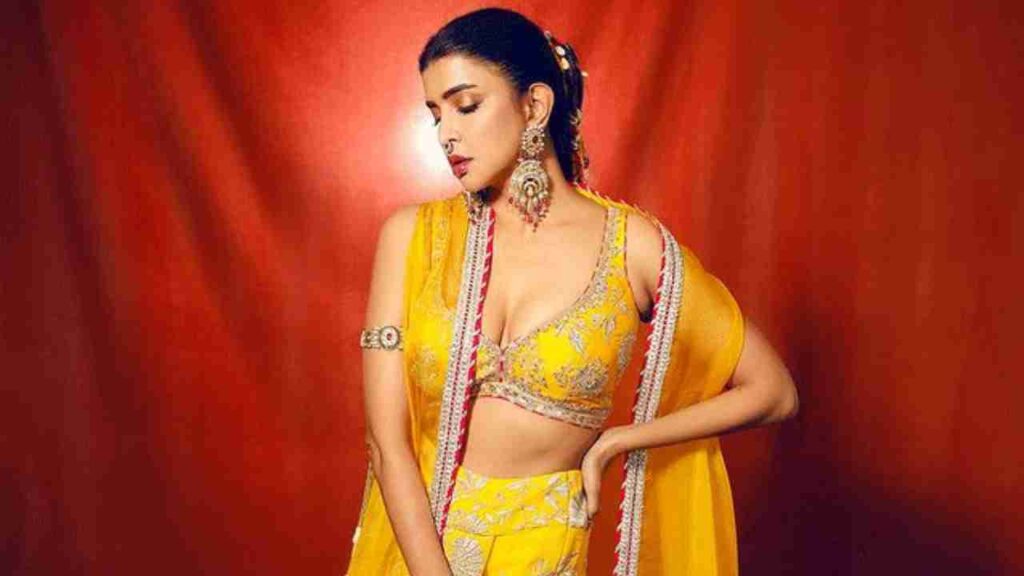 Lakshmi Manchu's Yellow Glamour Lights Up Social Media