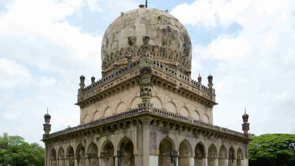 Qutub Shahi Tomb