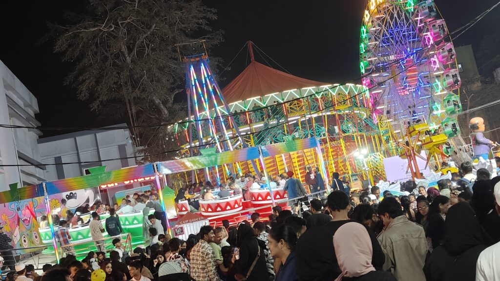 Get all details about the 2025 Hyderabad Nampally Exhibition (Numaish): dates, timings, entry fee, parking information, history, and must-know tips for a fun-filled experience.