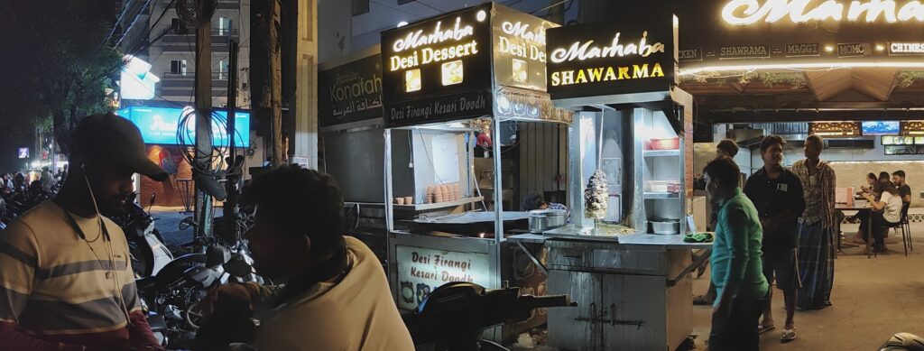 Looking for the ultimate foodie experience in Hyderabad? Discover why DLF Street Food Street in Gachibowli is the best hangout for street food lovers with a twist!