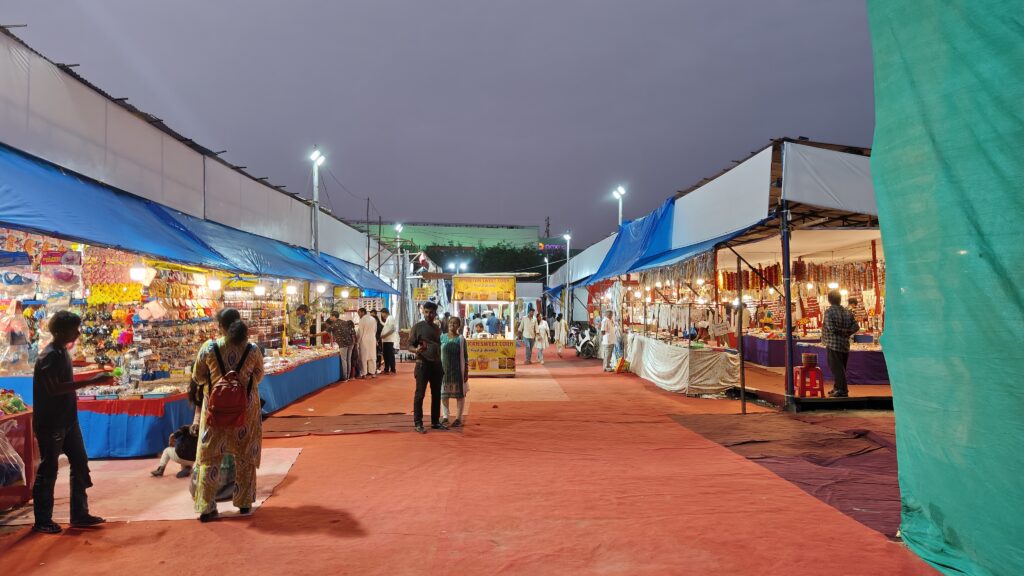 Discover the magical Kashmir Jalkanya Exhibition near Nexus Mall, Kukatpally, Hyderabad. Experience snowy rooms, mountain scenes, giant wheel rides, and an amazing mermaid underwater performance — perfect for families!