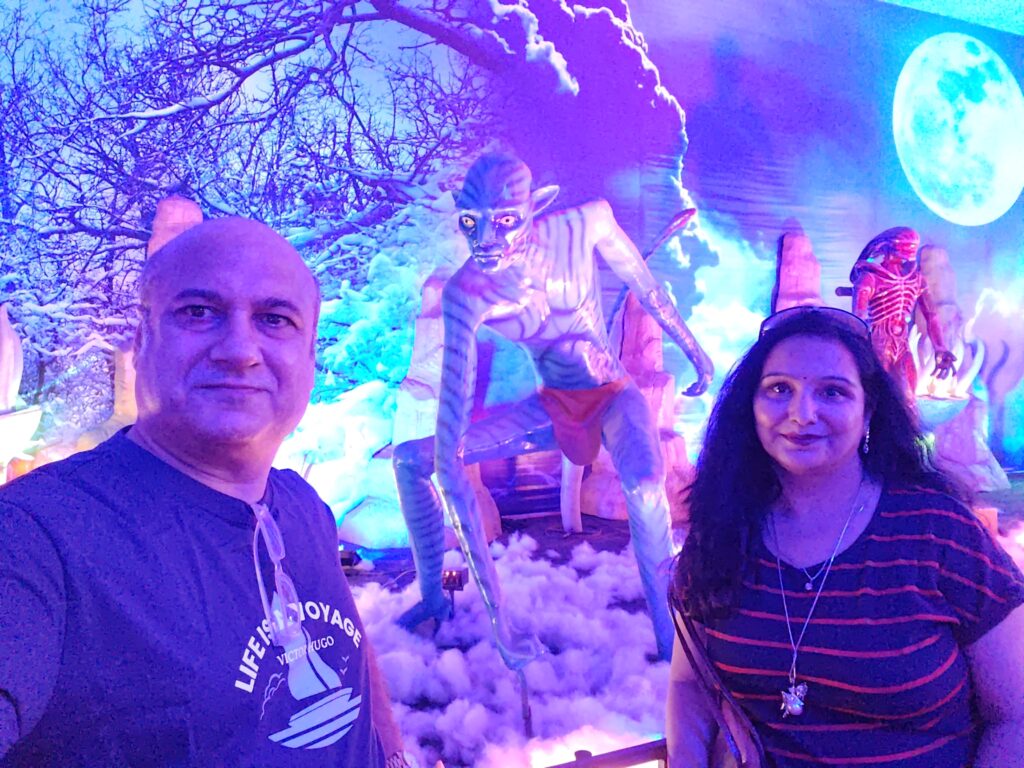 Don’t miss Hyderabad’s craziest and most exciting mela – the Summer Utsav Mela 2025 at Necklace Road! Featuring alien statues, Chandrayaan rockets, Maut Ka Kuan stunts, and a stunning underwater fish tunnel, this is the event of the year for families, kids, and thrill-seekers.