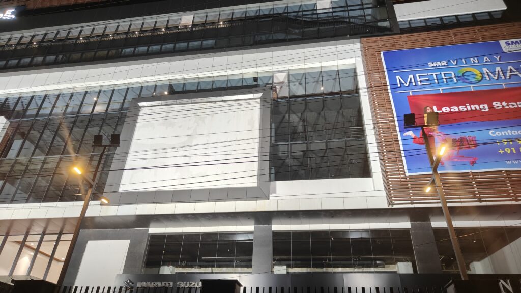 SMR Vinay Metro Mall in Miyapur has just opened its doors, complete with a brand-new 4-screen INOX multiplex featuring Dolby Atmos and premium recliner seating. Discover all about the launch date, developer details, theatres, amenities, and more!