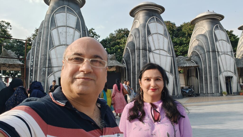 Explore the beauty of NTR Gardens and Necklace Road in Hyderabad! From lush greenery to thrilling rides and lakeside views, this guide covers all must-see spots, tips, food, timings & more.
