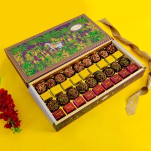 Looking for the best Diwali gift hampers on Amazon? Discover 5 bestseller hampers — sweets, chocolates, dry fruits and curated gift boxes — with buying tips, budget picks, and FAQs to make gifting stress-free.